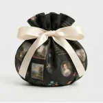 Túi Vải Không Dệt Fortune Cookie: Đỉnh Cao Sáng Tạo Trong Thiết Kế Túi Dây Rút Quà Tặng 🍀🎀