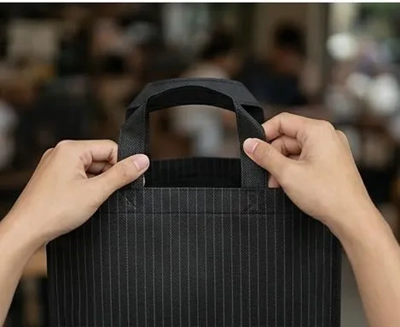 T&uacute;i Hột Xo&agrave;i Kh&ocirc;ng Dệt Pattern Minimalist